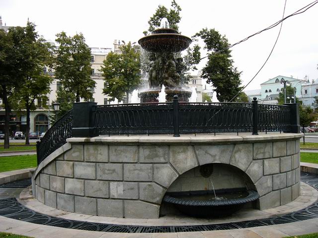 A fountain near the Metropol hotel